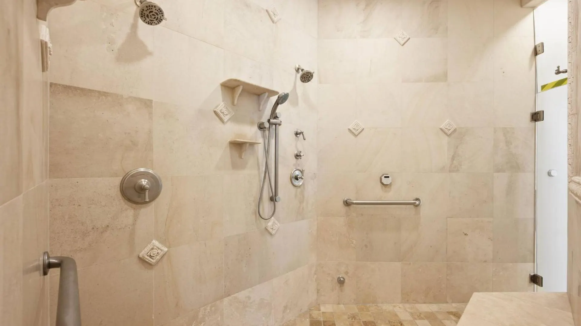 Hébergement de vacances 8Br Phoenician Mansion W/ Hot Tub&Pool-Heat Avail! Phoenix