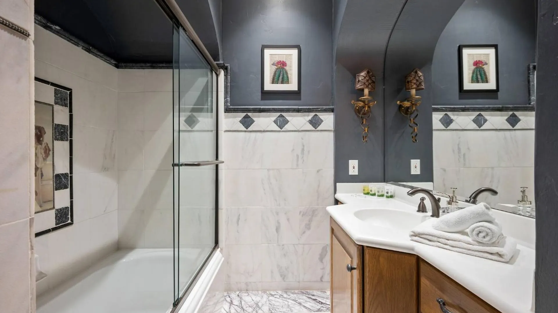 8Br Phoenician Mansion W/ Hot Tub&Pool-Heat Avail! Phoenix