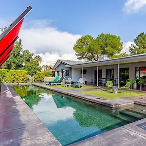 Holiday home Designer 5 Bd Home, Fountain Pool, Spa, Game Patio, Phoenix